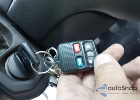 2006 Lincoln Town Car Executive from USA, damaged, VIN 1LJFM88W36Y608043